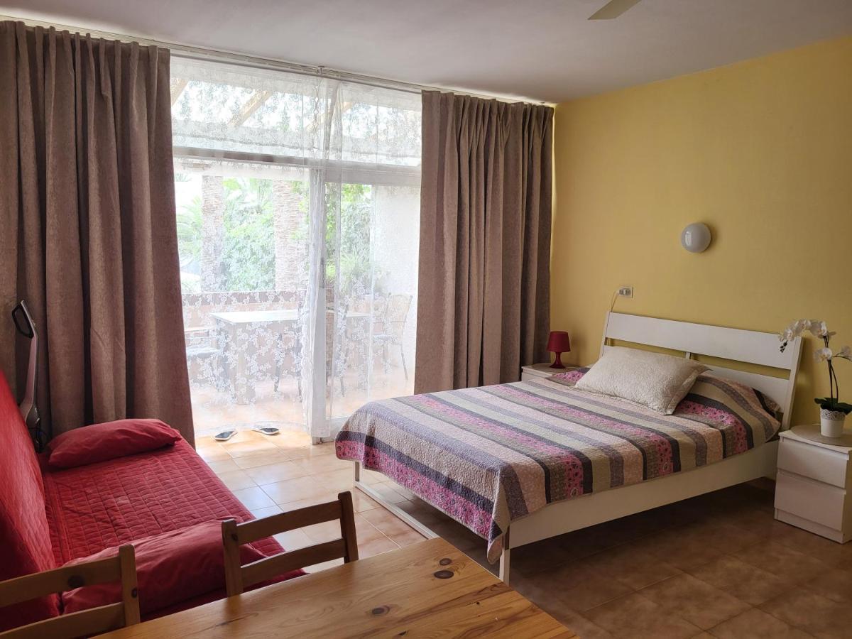 ארונה Studio With Garden מראה חיצוני תמונה