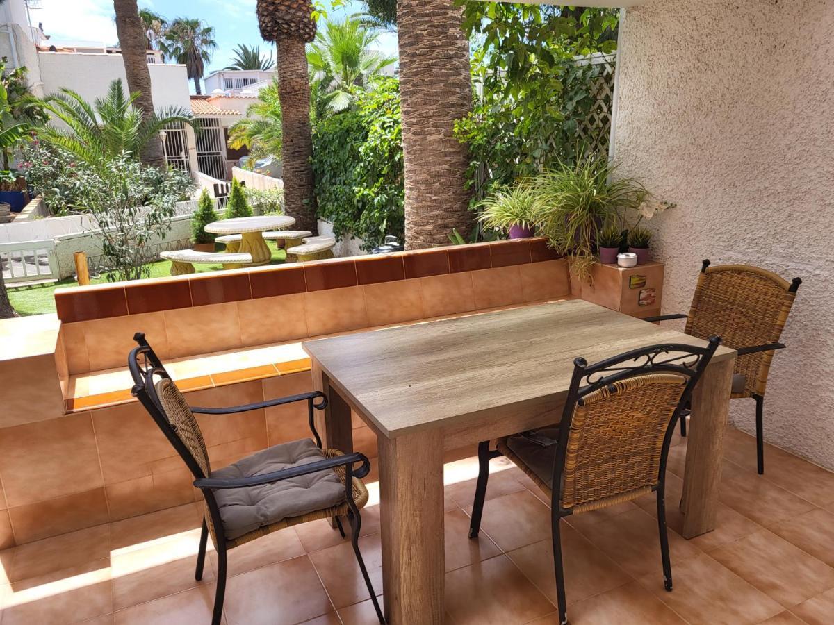 ארונה Studio With Garden מראה חיצוני תמונה
